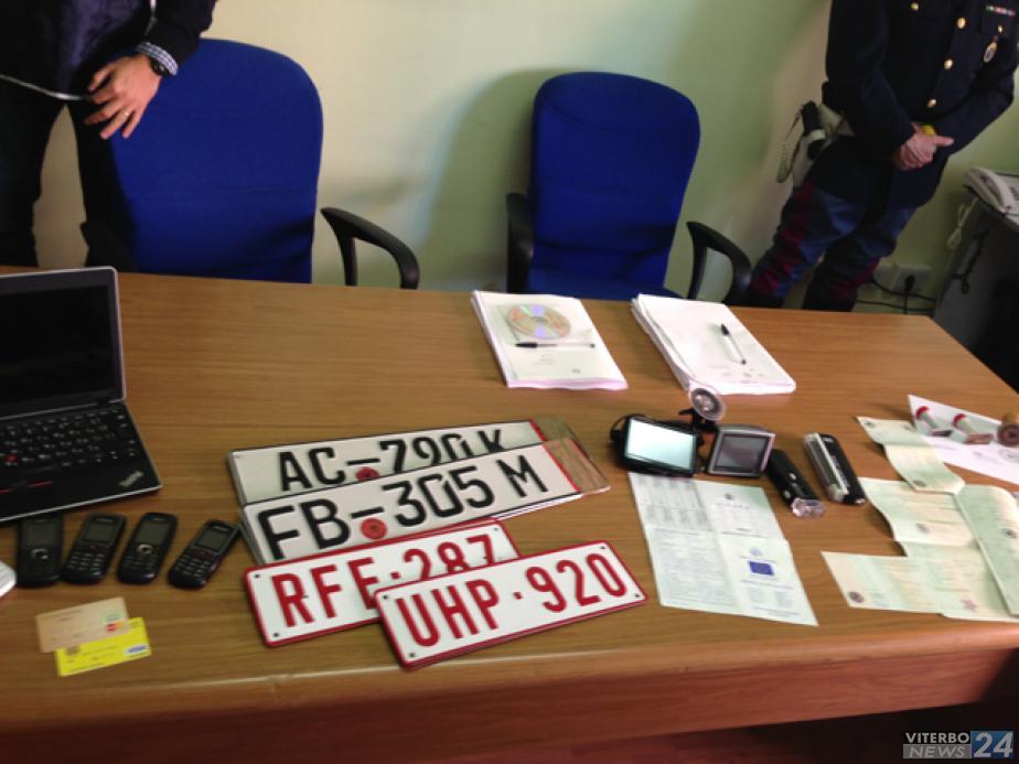 Riciclaggio internazionale di auto, 16 arresti 